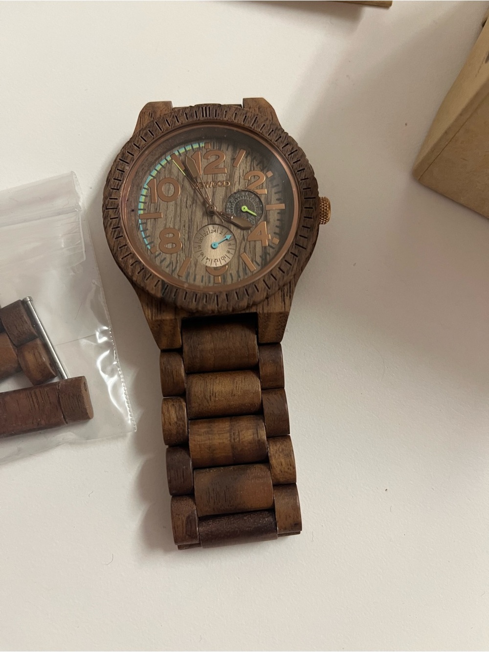 Wewood Wooden walnut Watch - box links and manual included - Picture 3 of 16